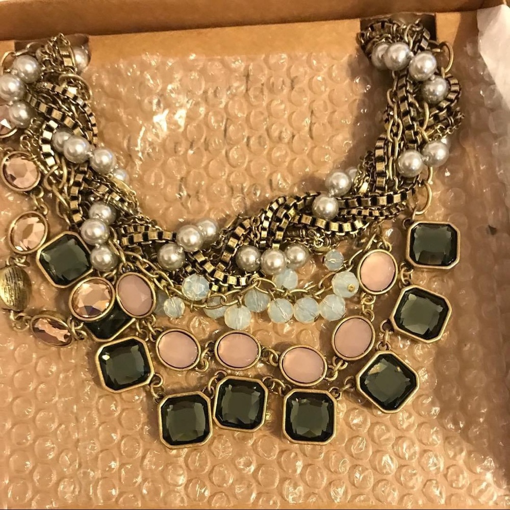 Torsade statement necklace